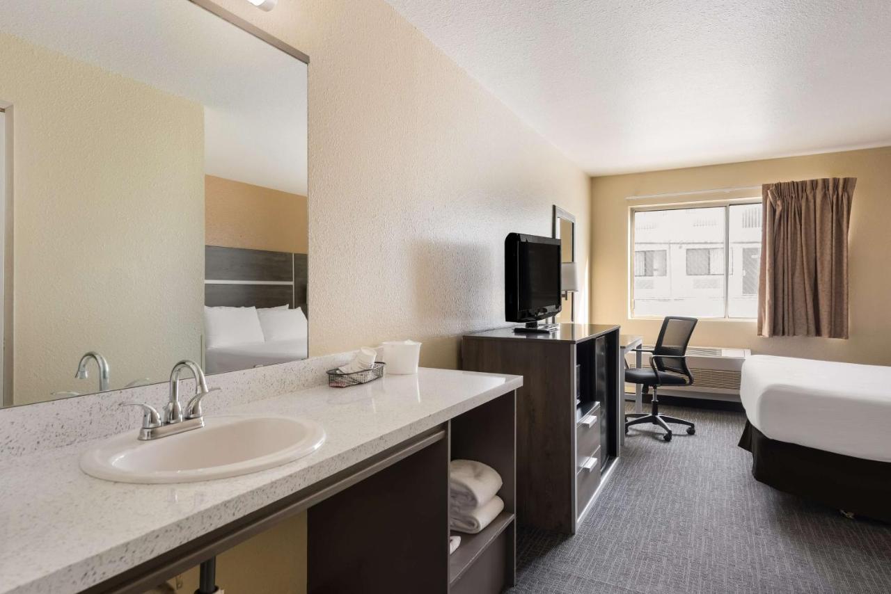 Surestay Hotel By Best Western Wells Exteriör bild